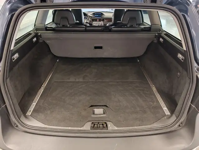 Volvo XC70 view 11