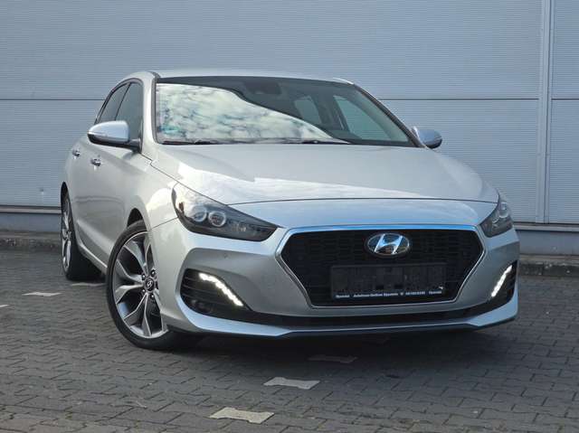 Imagine Hyundai i30 Fastback Premium (Automatik/Kamera)