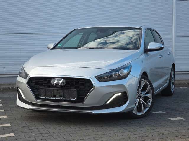 Hyundai i30 Fastback Premium (Automatik/Kamera)