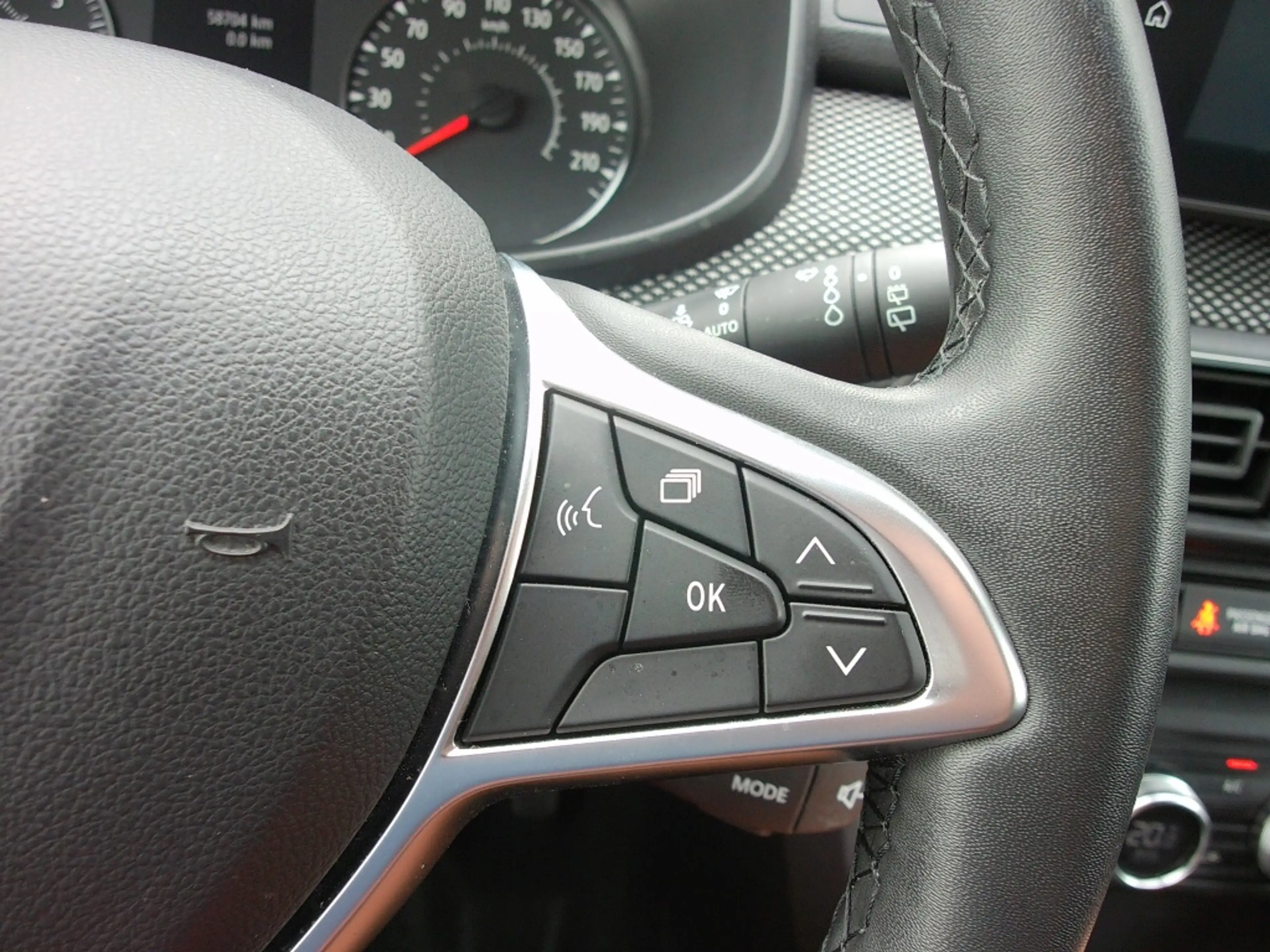 Dacia Jogger 1.0 TCe 110pk 7pl — photo 33
