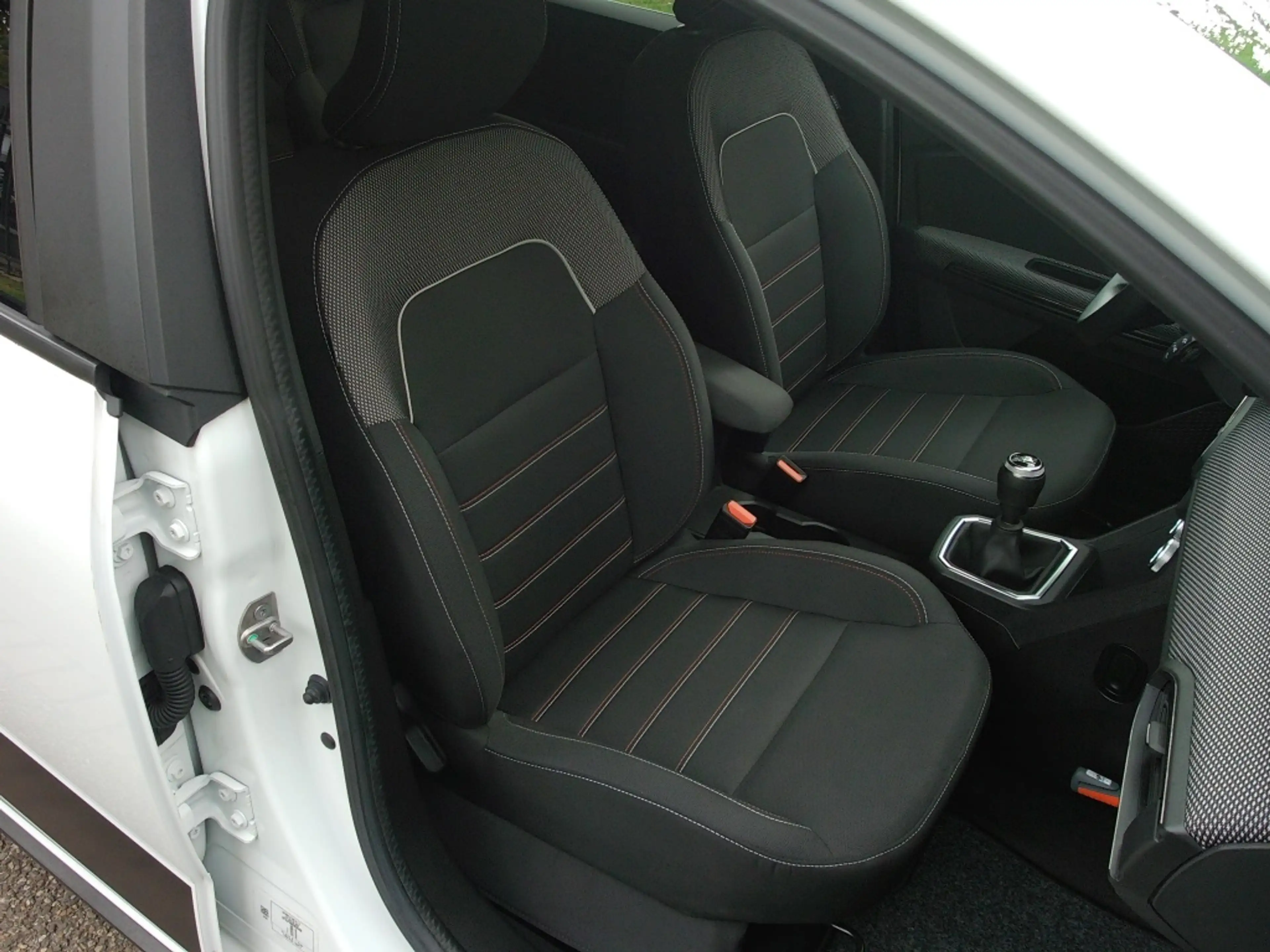 Dacia Jogger 1.0 TCe 110pk 7pl — photo 17