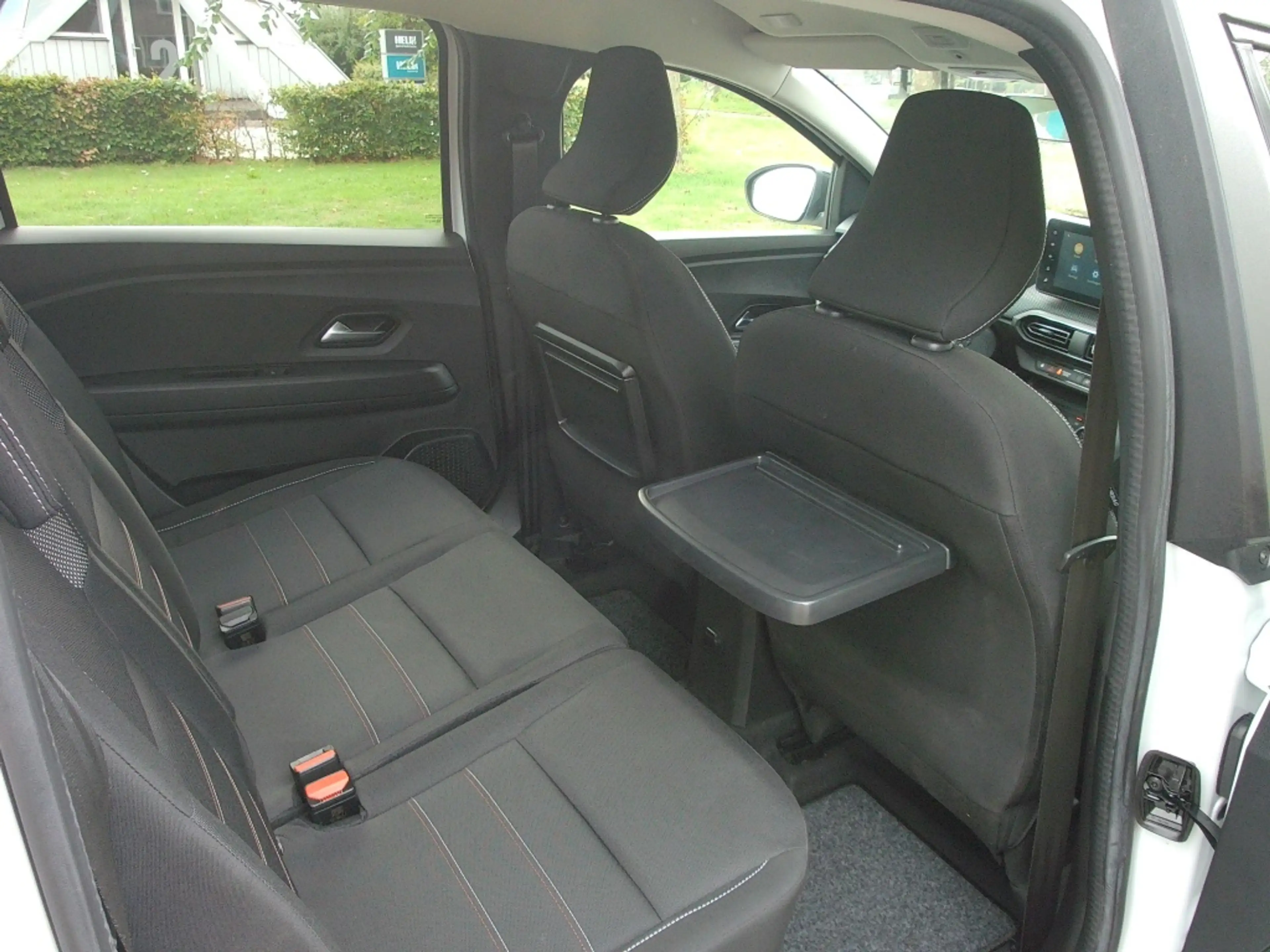 Dacia Jogger 1.0 TCe 110pk 7pl — photo 21