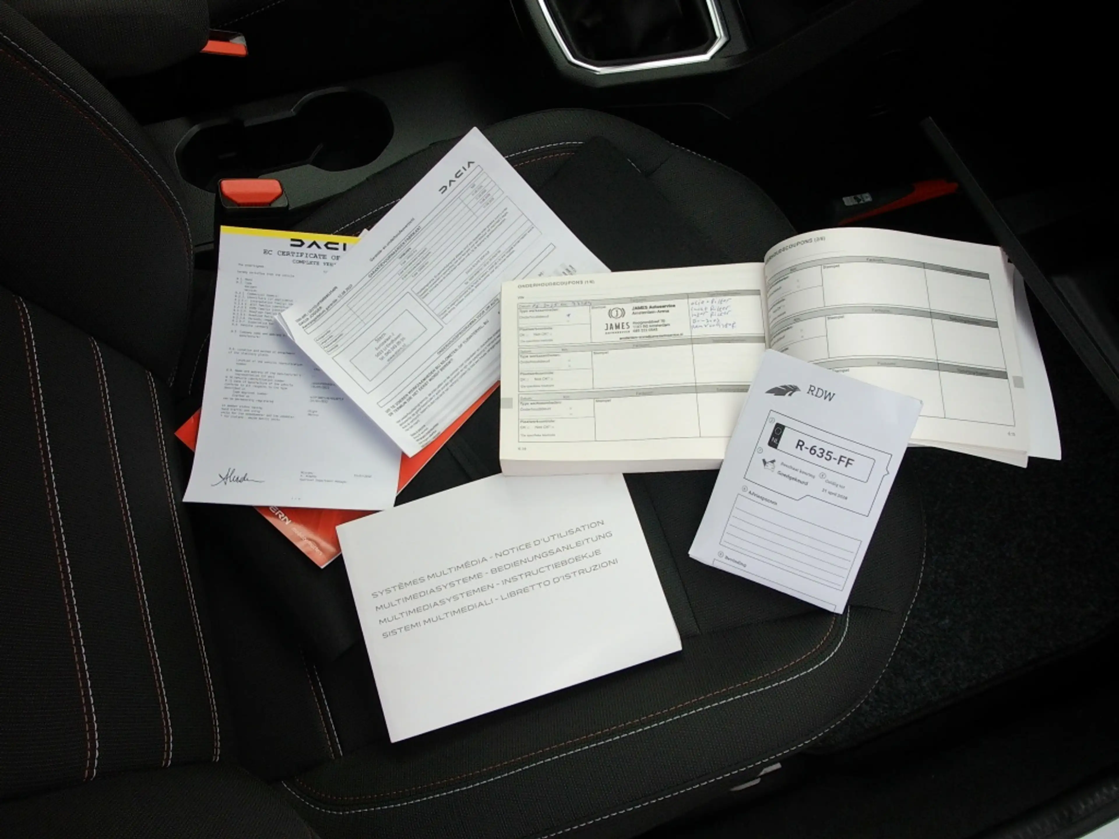 Dacia Jogger 1.0 TCe 110pk 7pl — photo 18