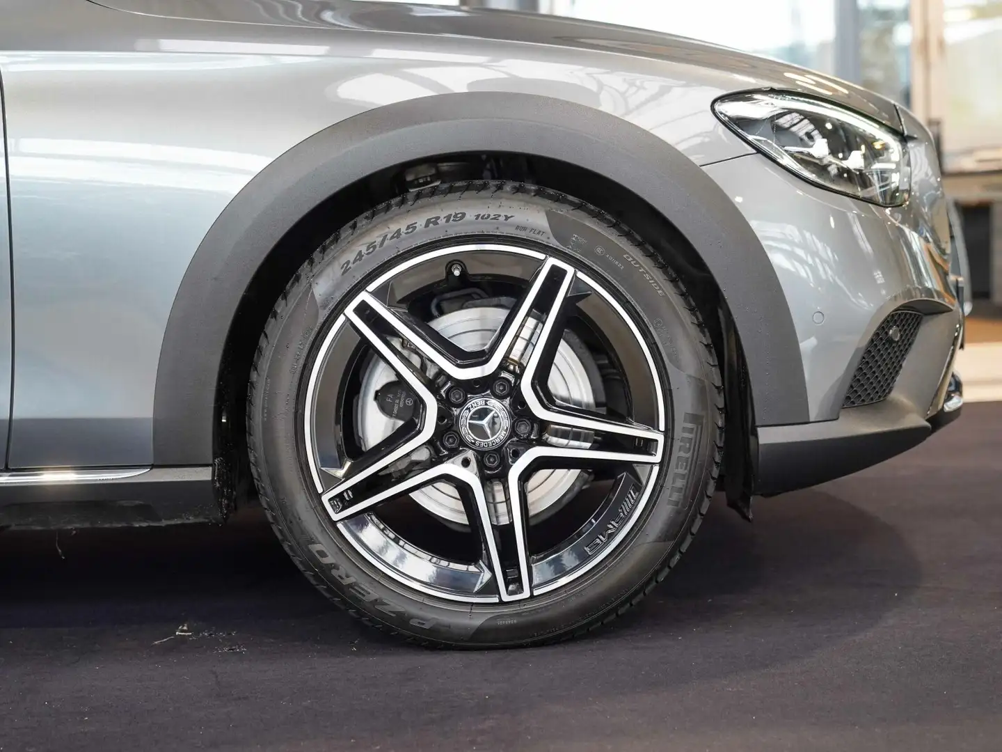 Mercedes-Benz E 220 E 220 d T 4M All-Terrain Night Schiebedach AHK Grau - 2