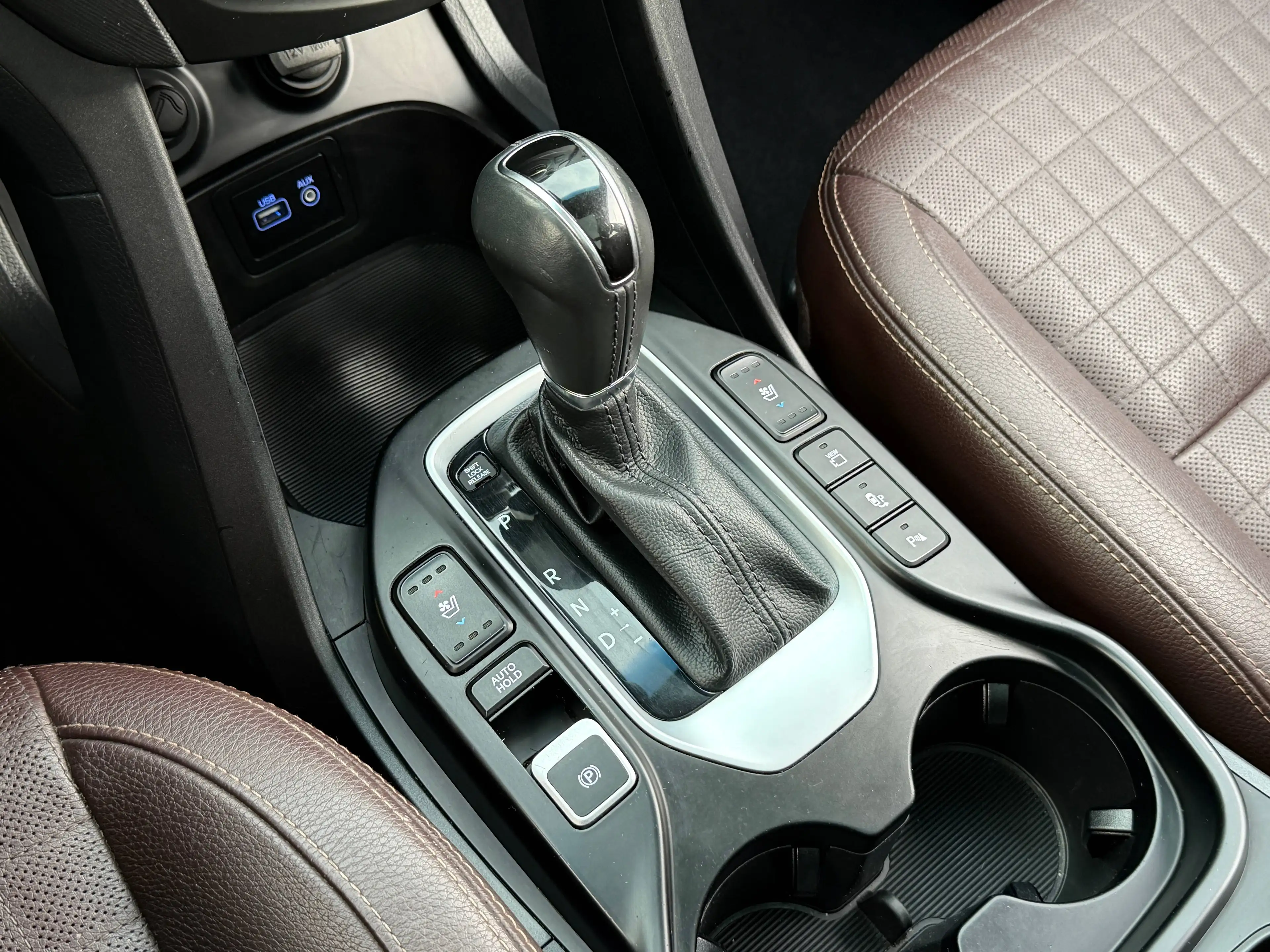 Hyundai SANTA FE 25 Jahre Luxus Edition Pano Sitzklima 360° Kam 4WD — photo 8