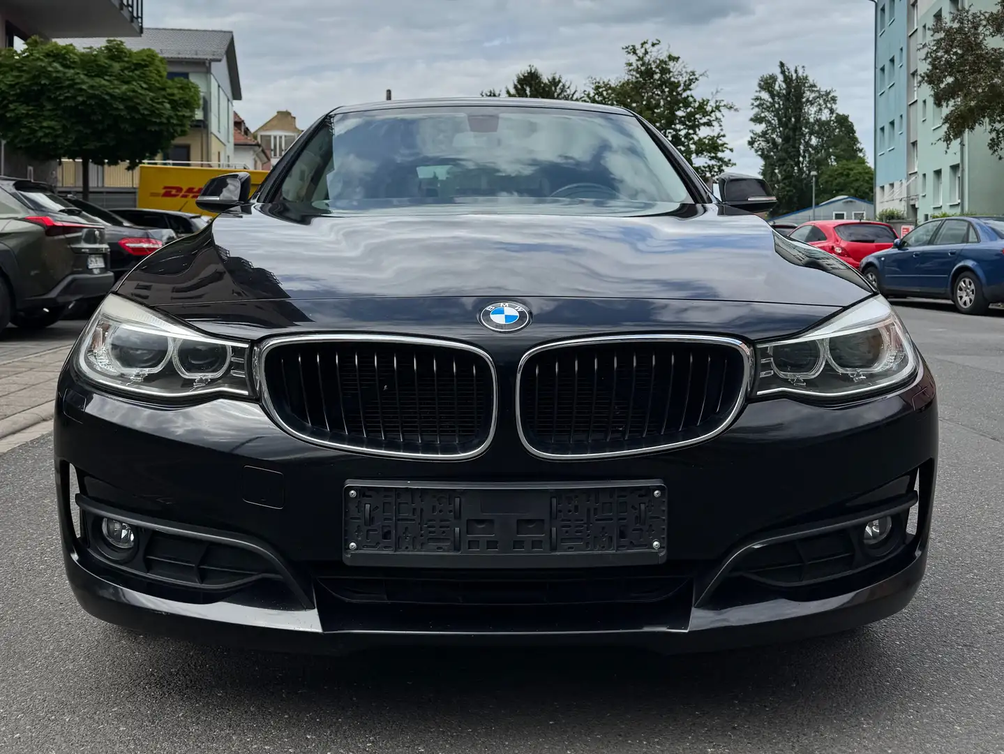 BMW 318 318d GT Noir - 2
