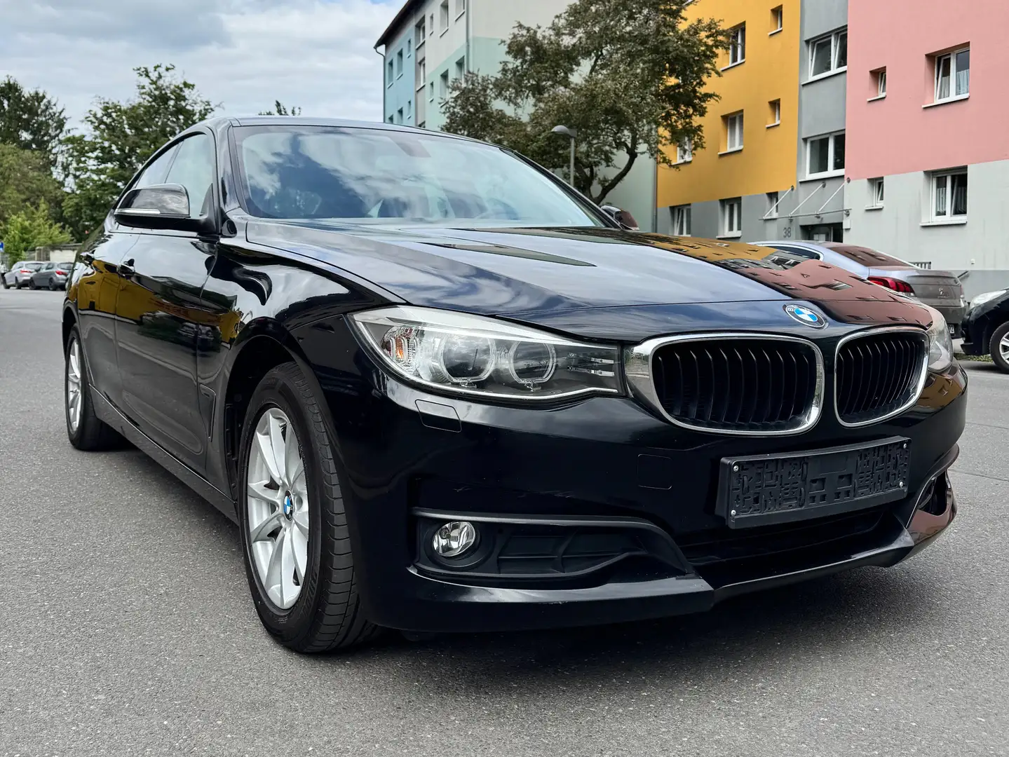 BMW 318 318d GT Noir - 1