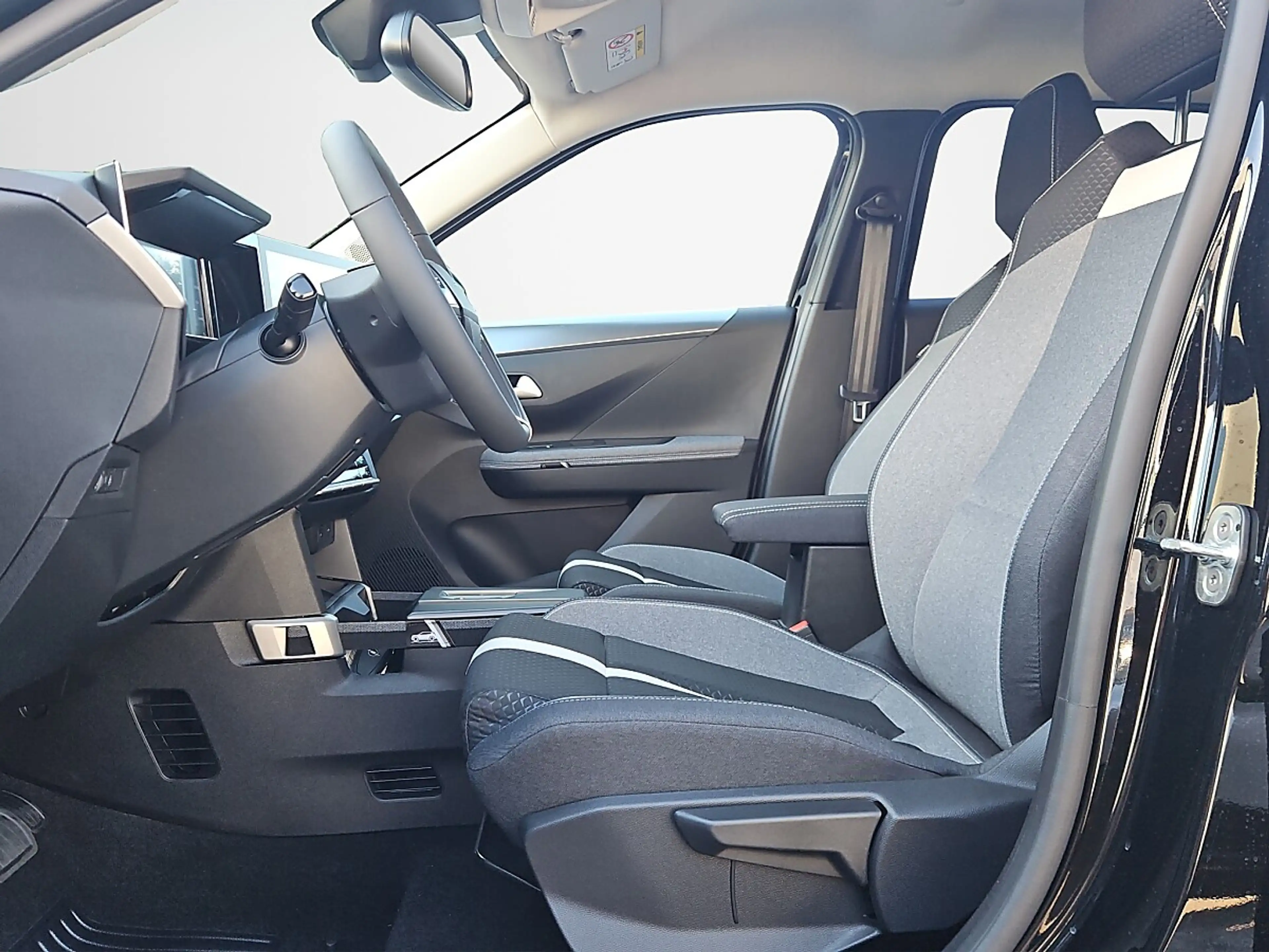 Opel Frontera -e GS Extended Range (54kWh) — photo 9