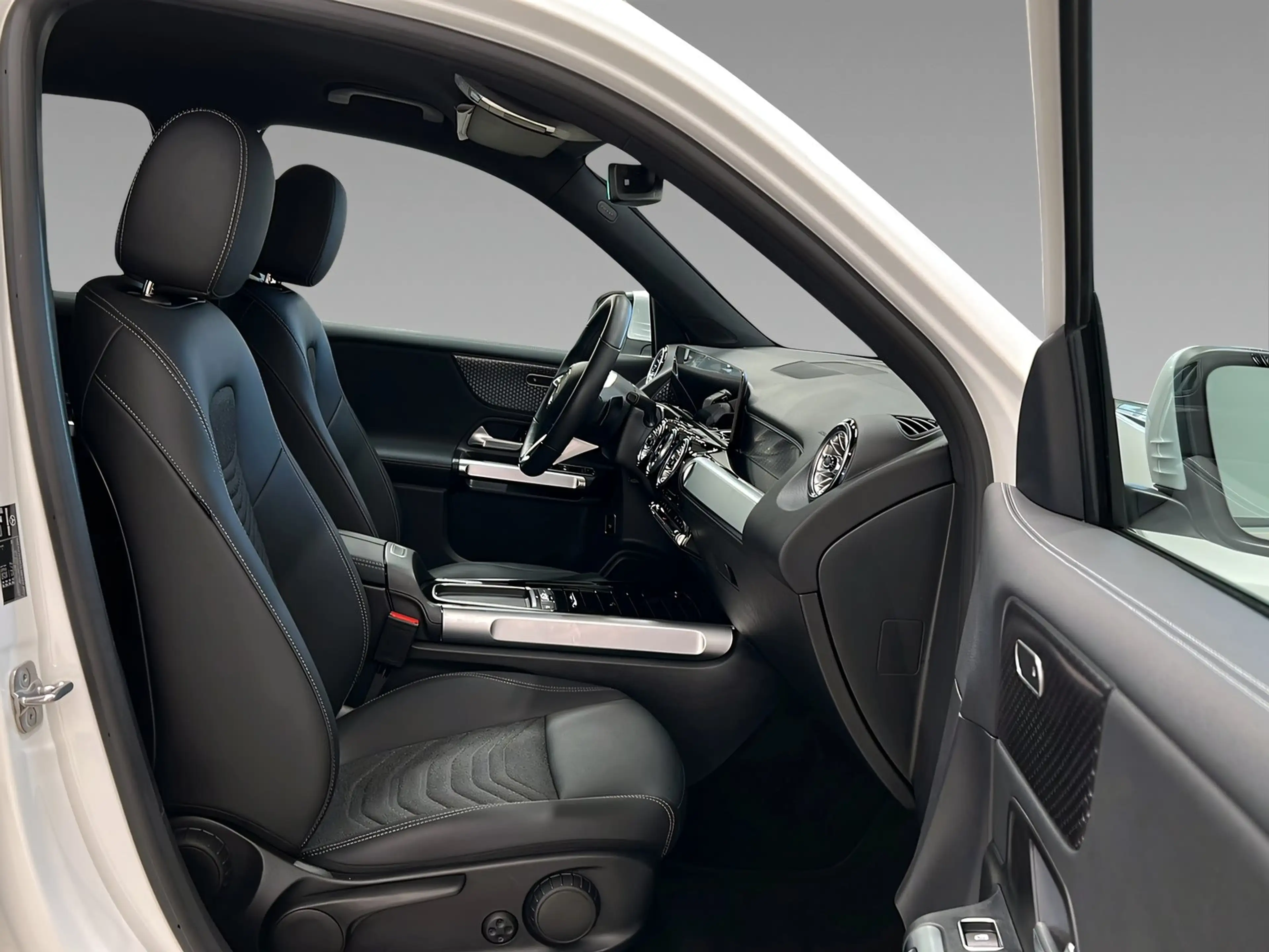 Mercedes-Benz EQB 250 + PROGRESSIVE+LED+Kamera+Ambi+LrHz+7 Sitz — photo 12