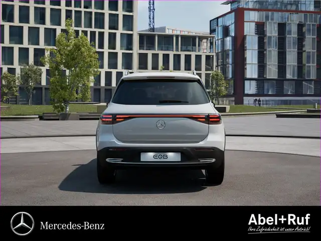 Mercedes-Benz Eqb view 5