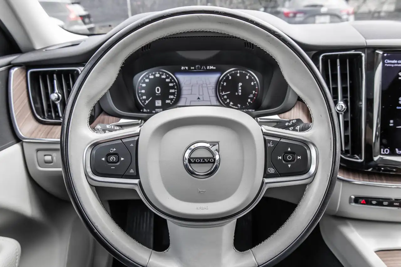 Volvo XC60 снимка Volvo XC60