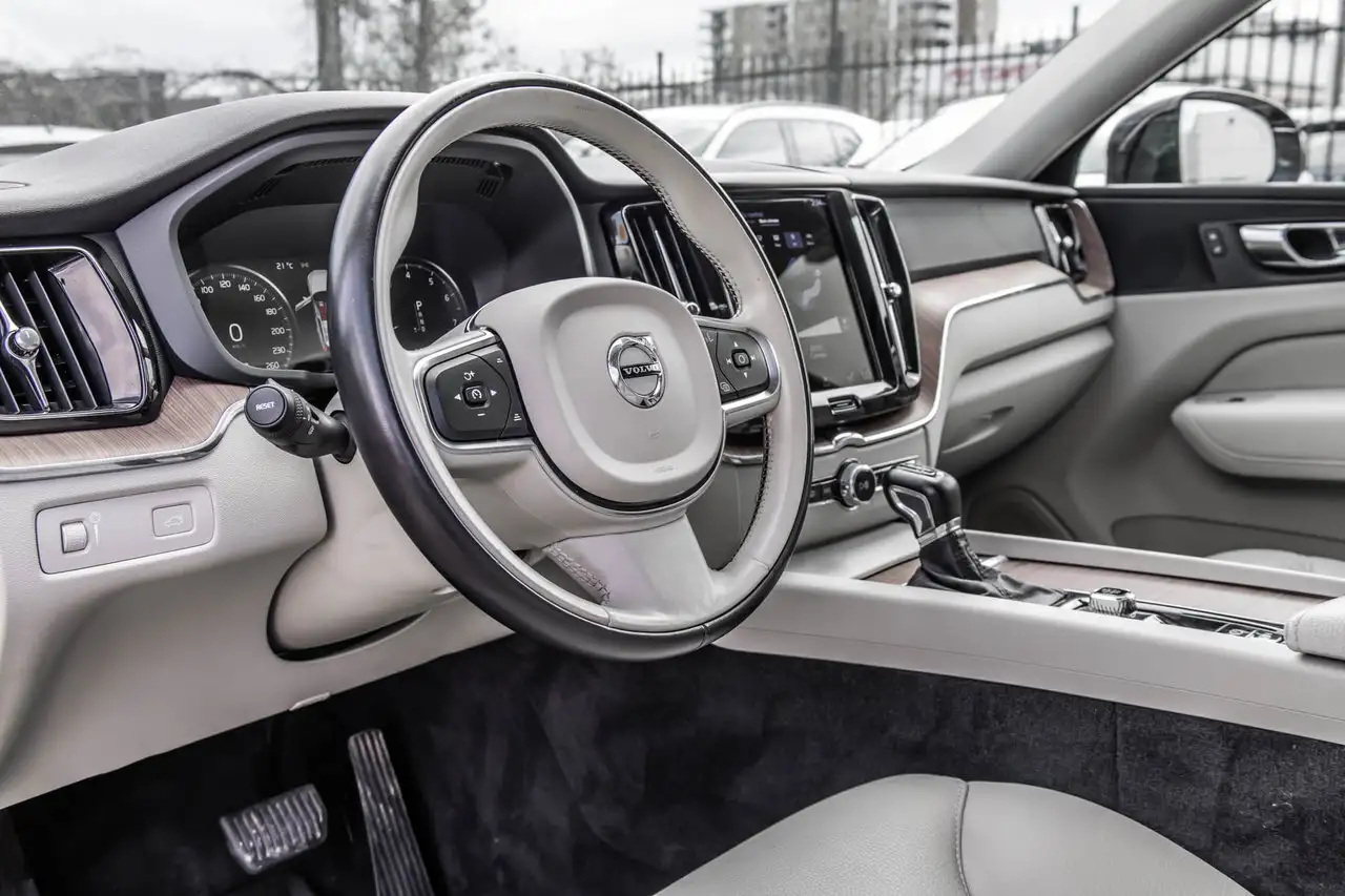 Volvo XC60 снимка Volvo XC60