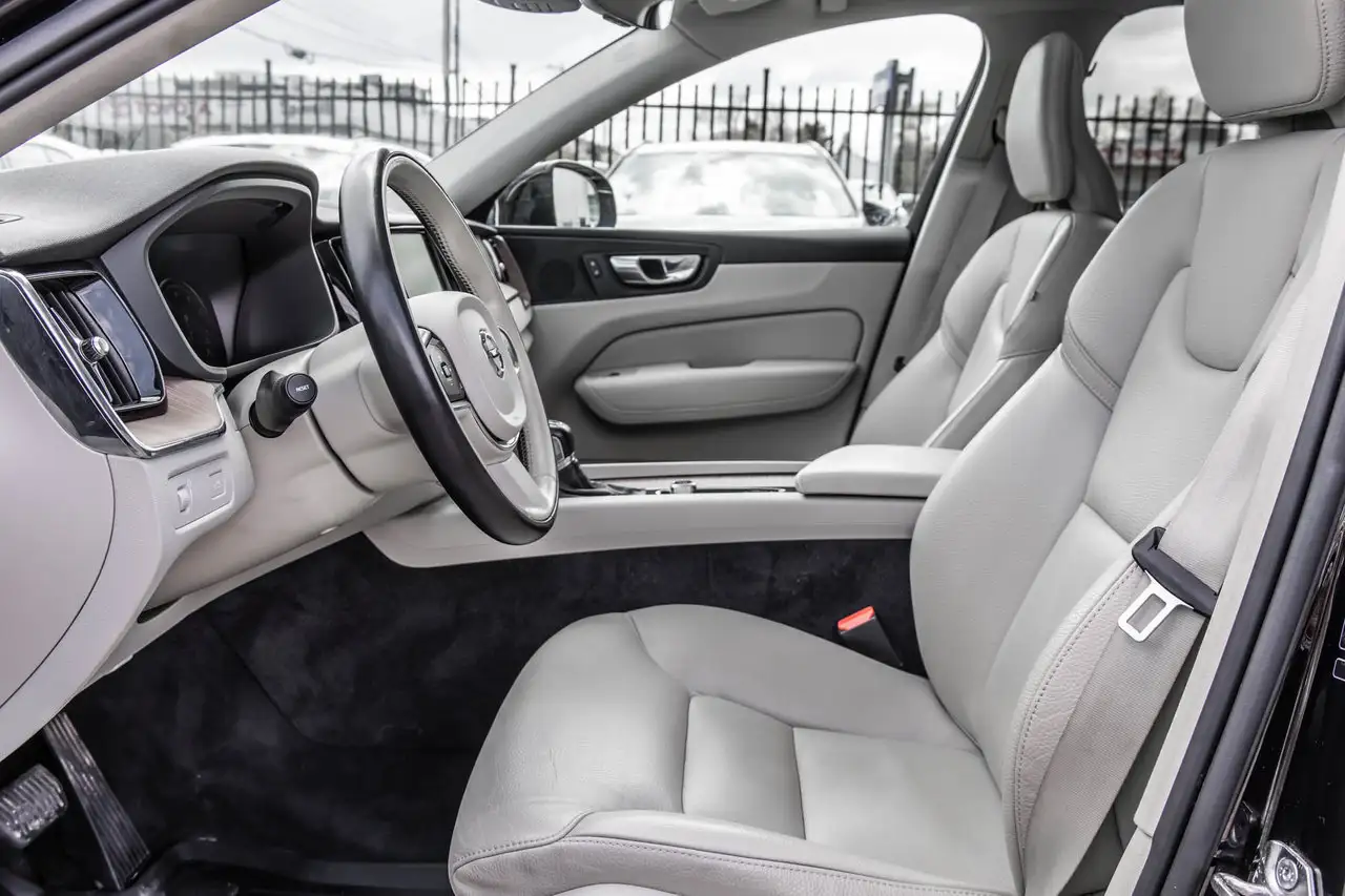 Volvo XC60 снимка Volvo XC60