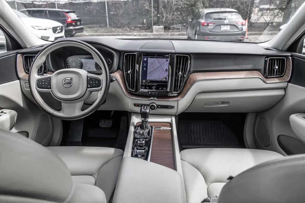 Volvo XC60 снимка Volvo XC60