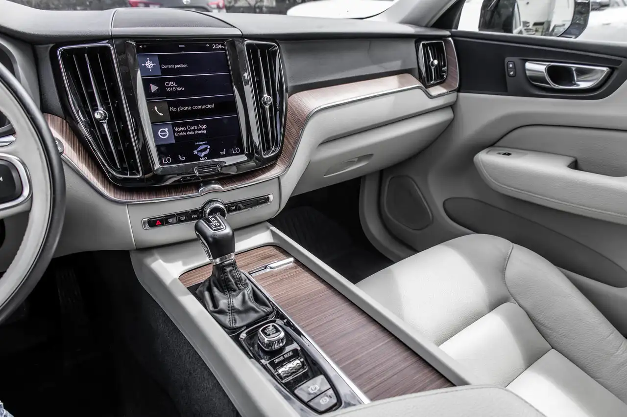 Volvo XC60 снимка Volvo XC60
