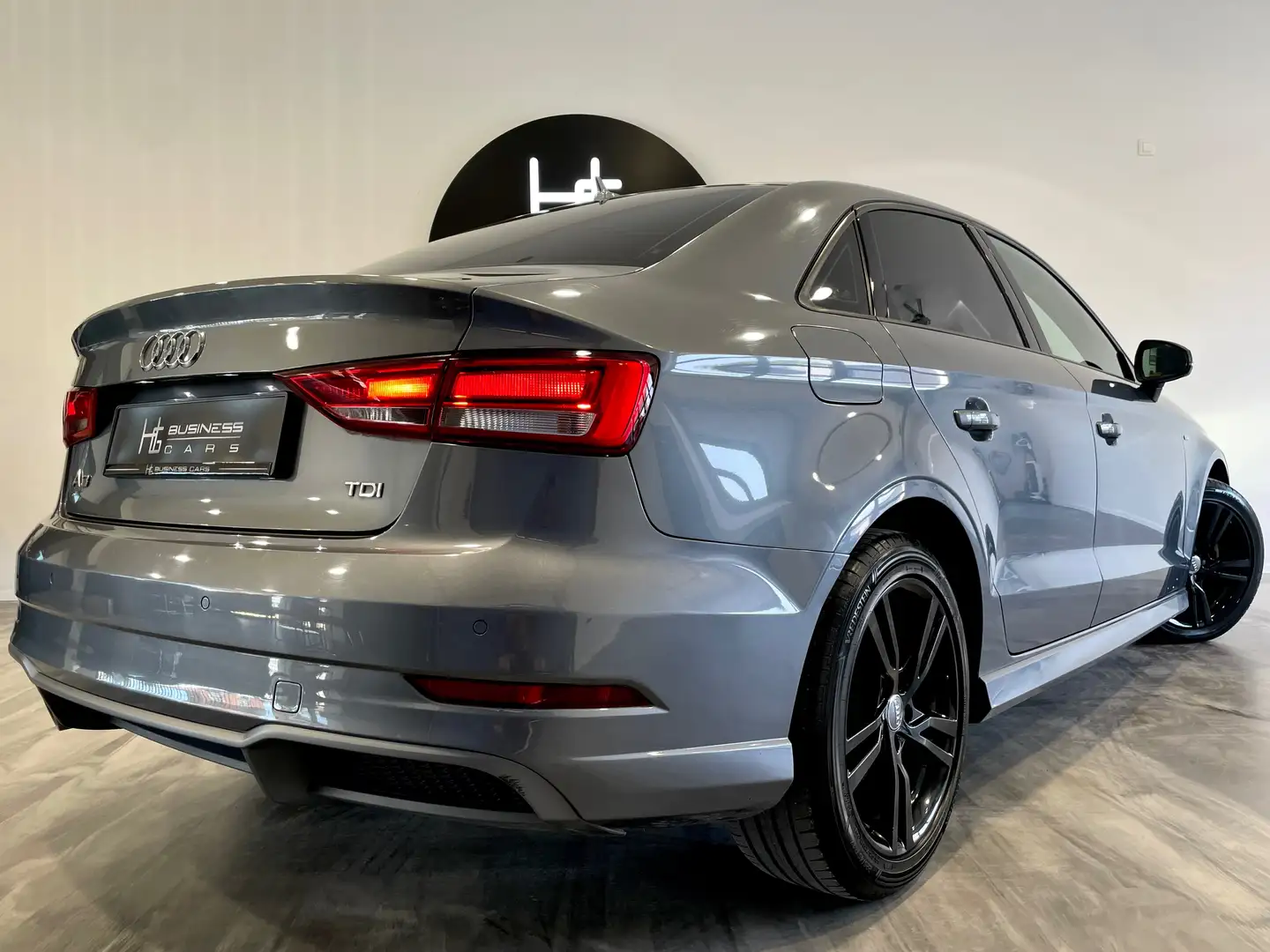 Audi A3 1.6 TDi/ S-TRONIC/ S-LINE/ VIRTUAL COCKPIT/ XENON Gris - 2