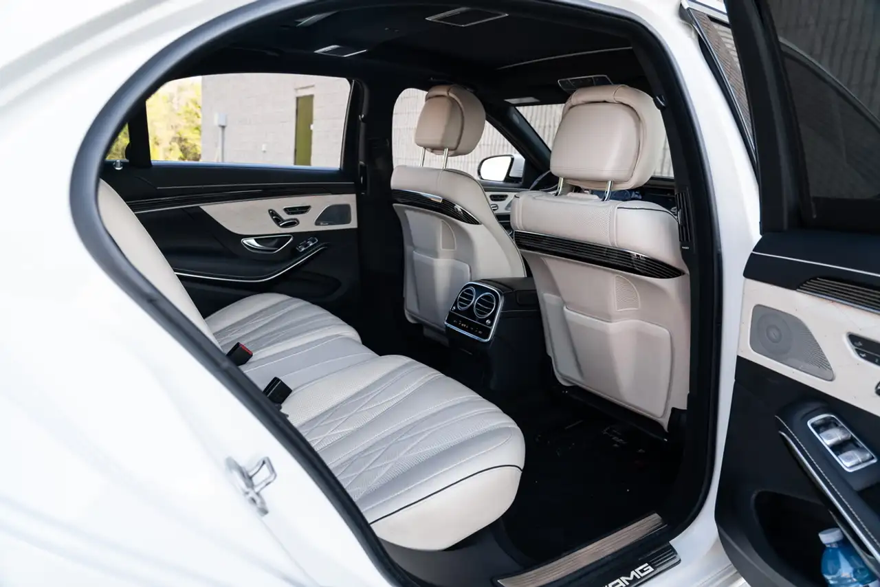 Mercedes-Benz S-Class снимка Mercedes-Benz S-Class