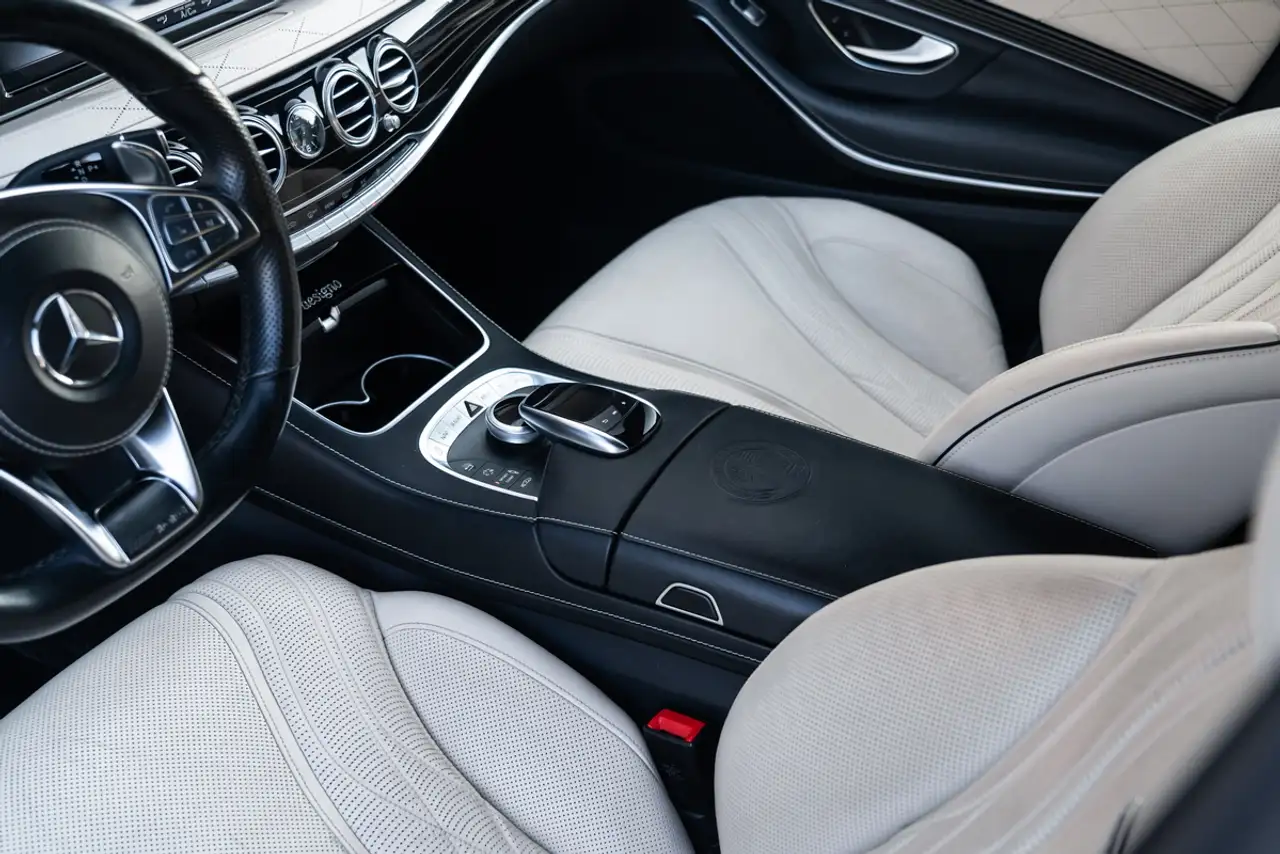 Mercedes-Benz S-Class снимка Mercedes-Benz S-Class