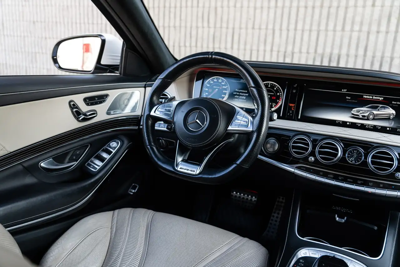 Mercedes-Benz S-Class снимка Mercedes-Benz S-Class