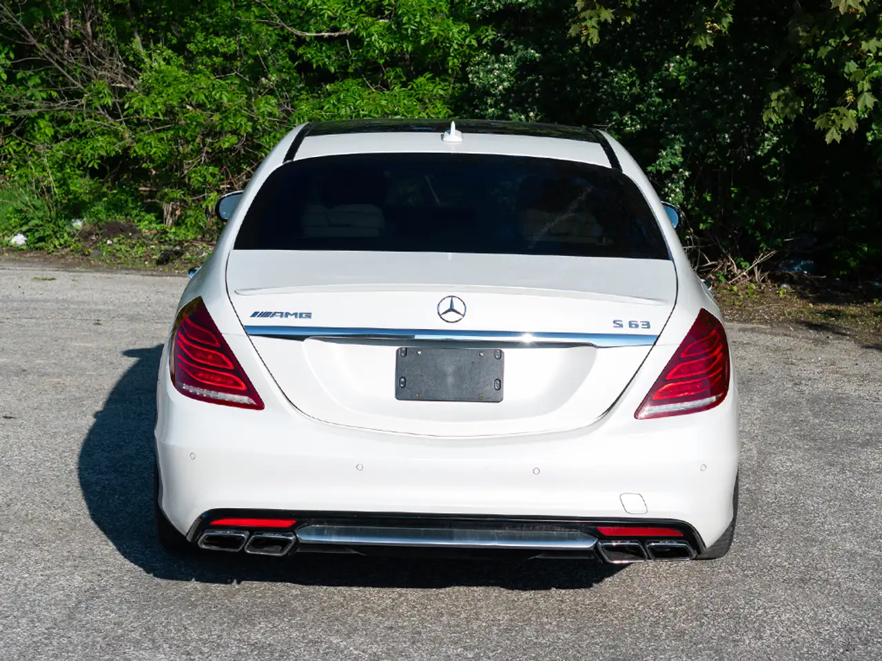 Mercedes-Benz S-Class снимка Mercedes-Benz S-Class