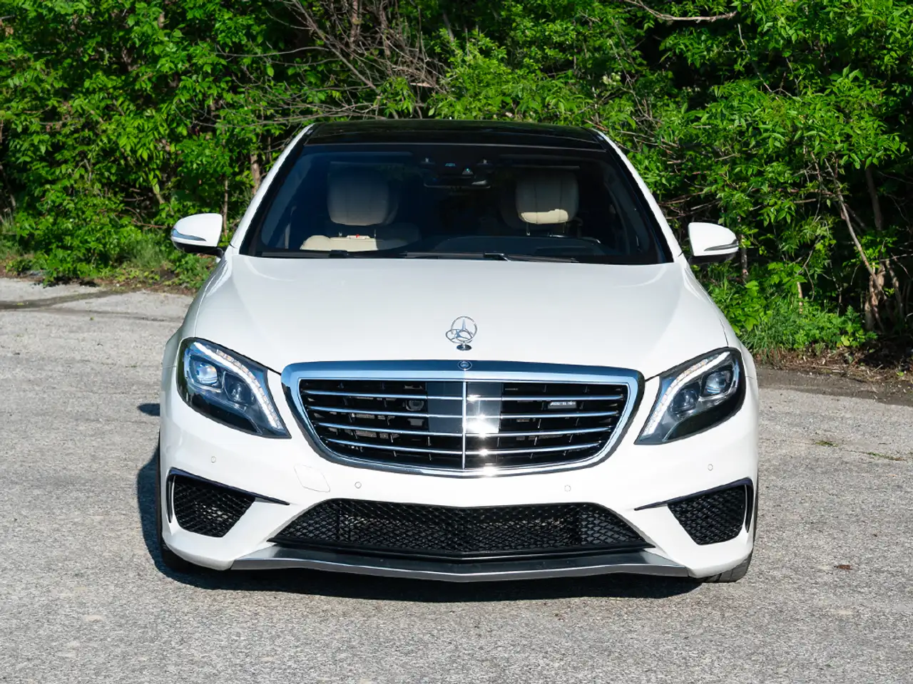 Mercedes-Benz S-Class снимка Mercedes-Benz S-Class