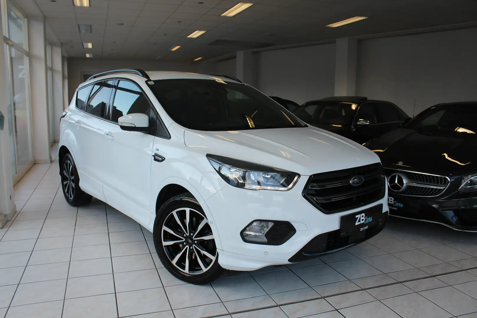 Ford Kuga TDCi  ST-Line // NAVI // Kamera // LED //Alcantara Weiß - 1