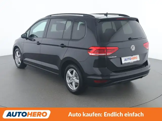 Volkswagen Touran view 4