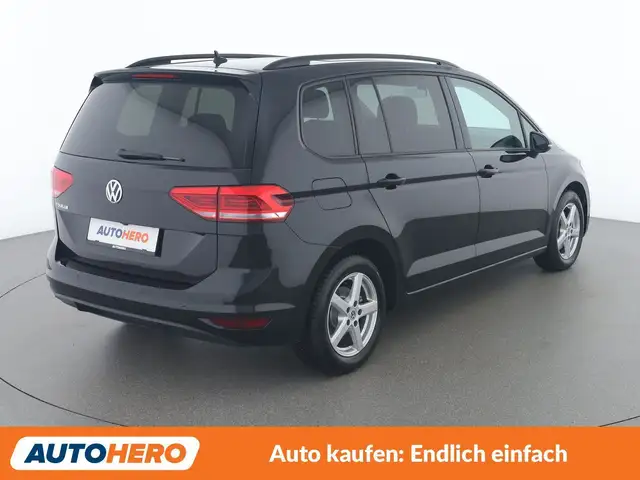 Volkswagen Touran view 6