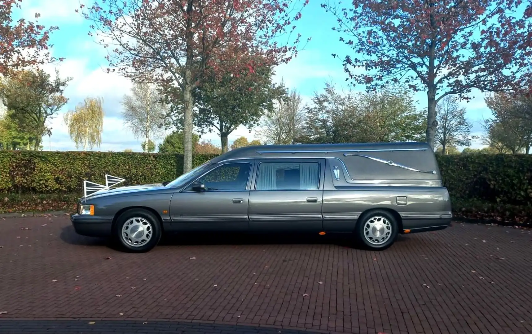 Cadillac Rouwauto || Begrafenisauto || Lijkwagen 4.6 Automa Grey - 2