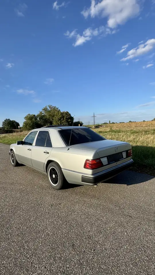 Mercedes-Benz E 230 Autom. SSD Euro2 Kat Top Zustand Org.165tkm, foto 4