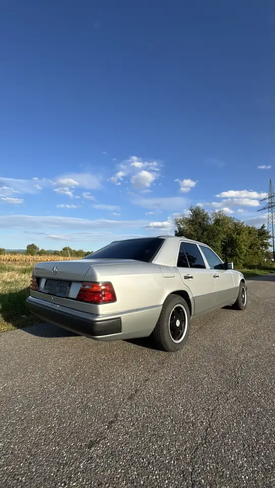 Mercedes-Benz E 230 Autom. SSD Euro2 Kat Top Zustand Org.165tkm, foto 3