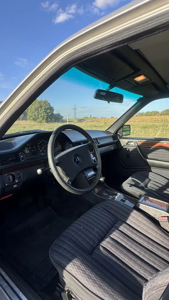 Mercedes-Benz E 230 Autom. SSD Euro2 Kat Top Zustand Org.165tkm, foto 5