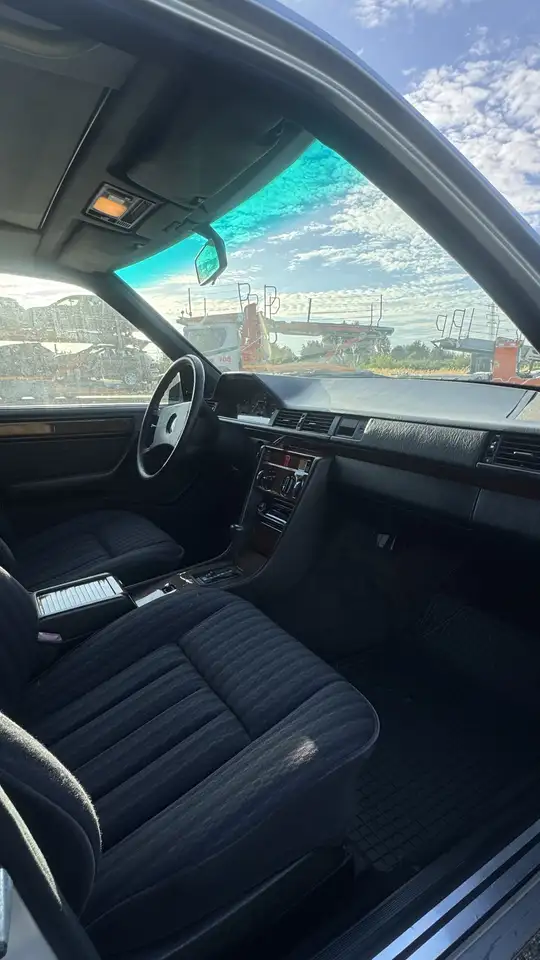 Mercedes-Benz E 230 Autom. SSD Euro2 Kat Top Zustand Org.165tkm, foto 8
