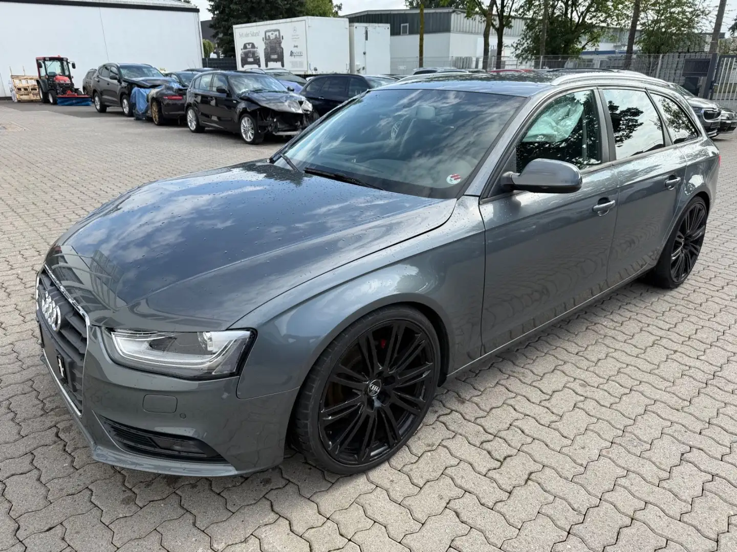 Audi A4 Avant Ambition Gris - 1