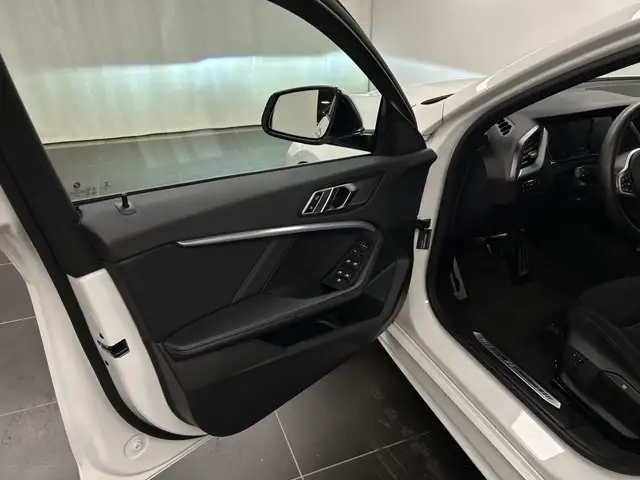 BMW M view 11