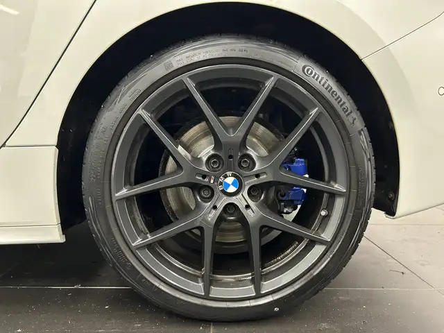 BMW 1 Series view 6