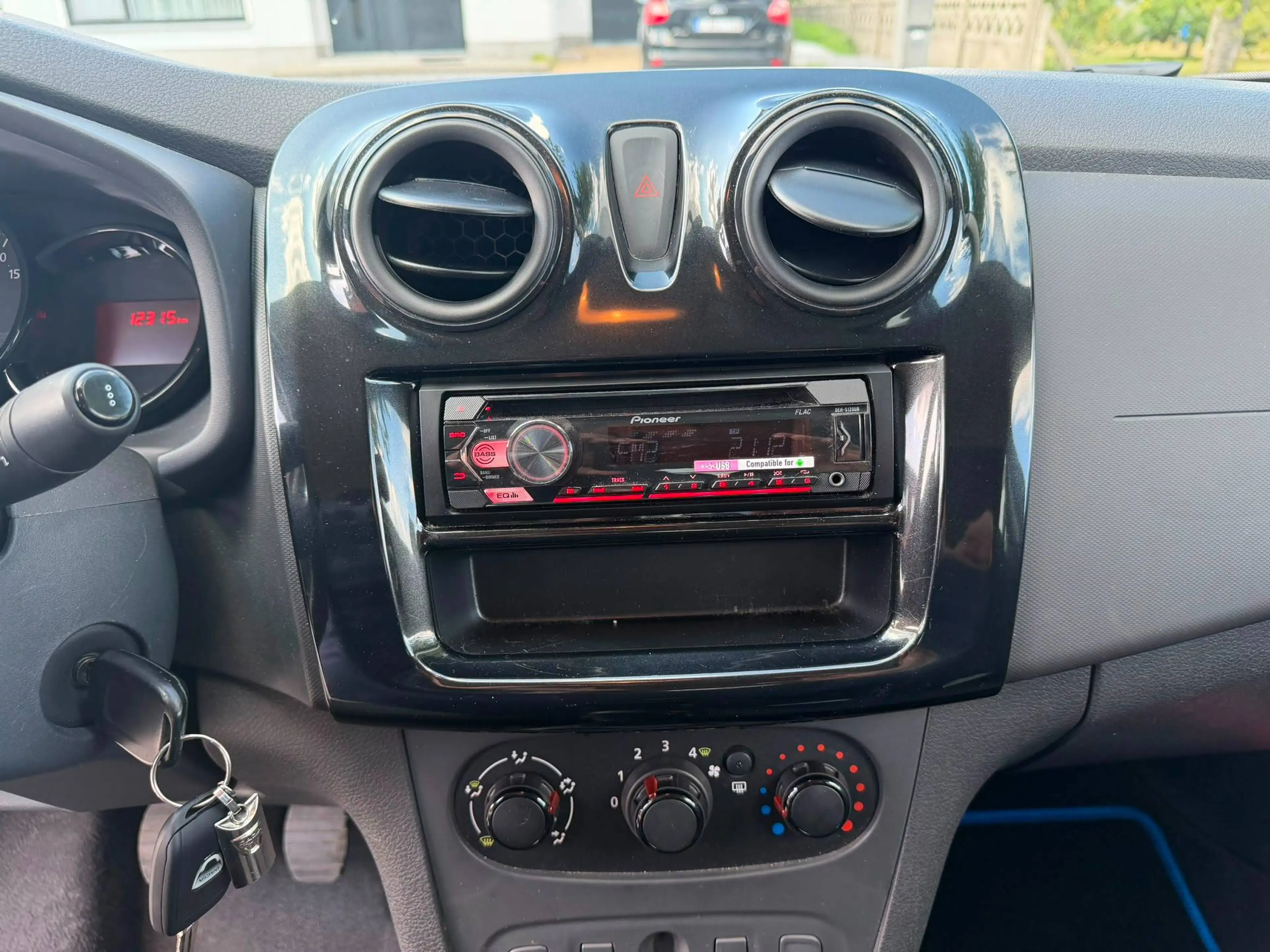 Dacia Logan Logan 1.0i SCe Essential SLECHTS 12.000KM !!!! — photo 12