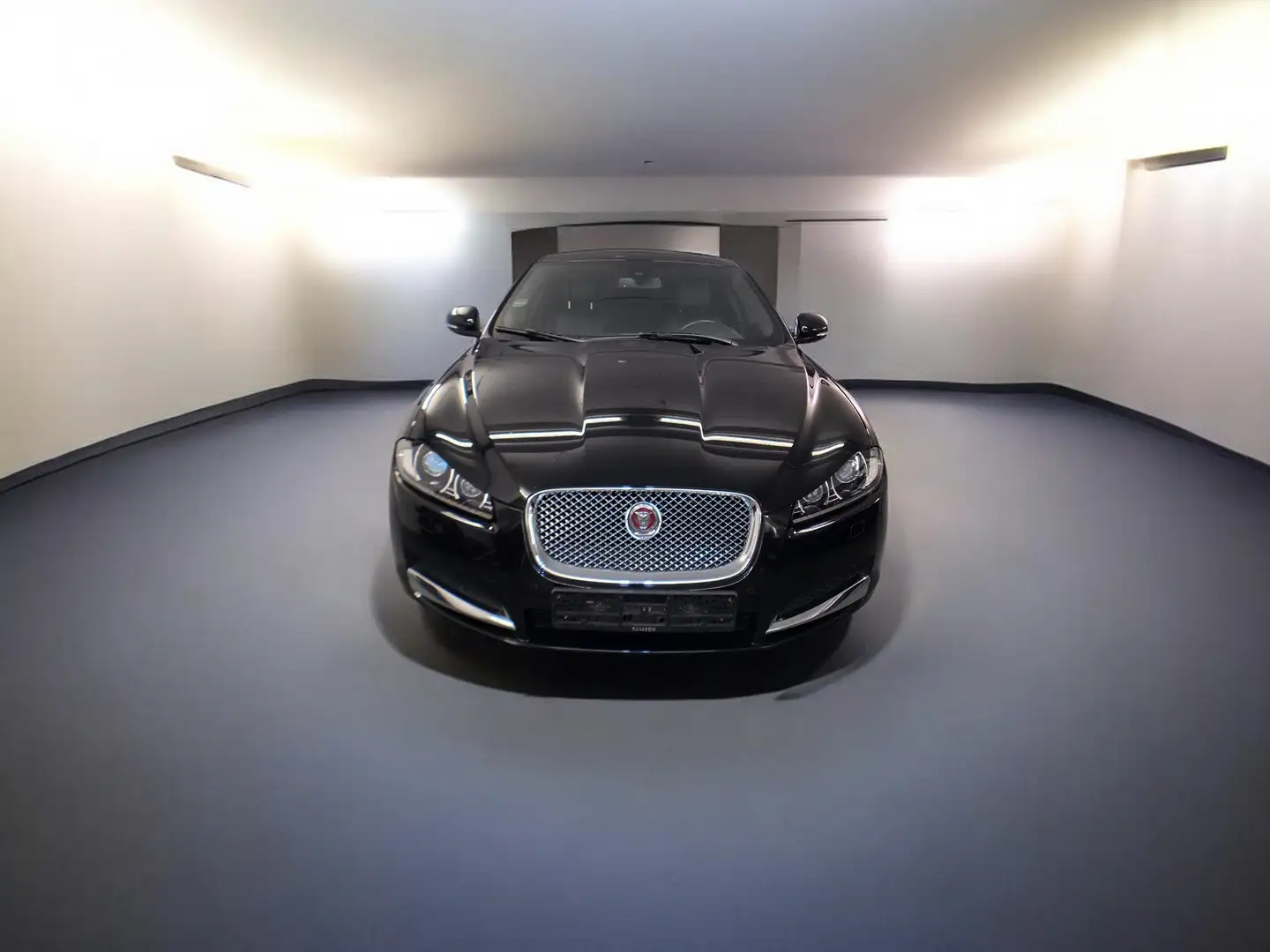 Jaguar XF 2.2 Diesel Aut. Leder Navi GSHD PDC v+h+Kam. Schwarz - 2