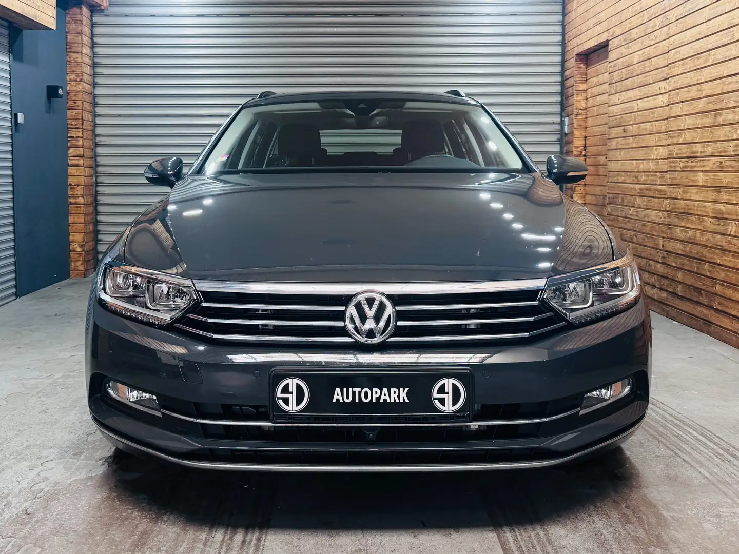 Volkswagen Passat Variant Comfortline/Pano/360Kamera/AHK/  Massage-Sitze/LED Gris - 2