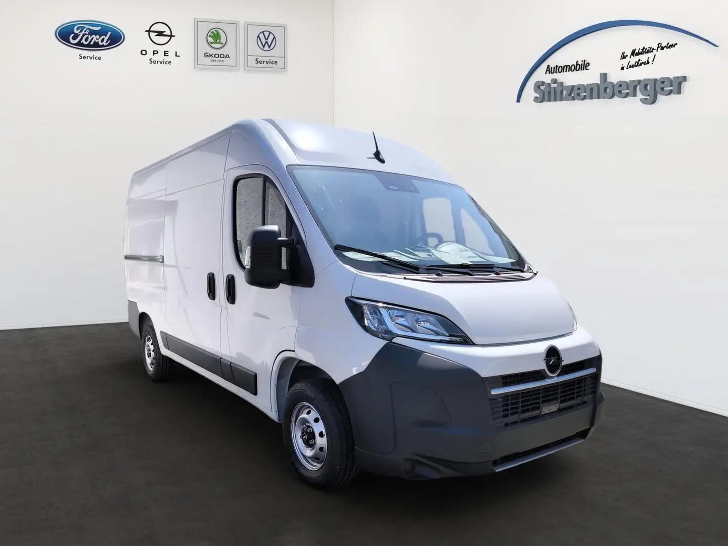 Opel Movano Cargo 3,3t L2H2*Klimaanlage*RFK*Tempomat Biały - 2