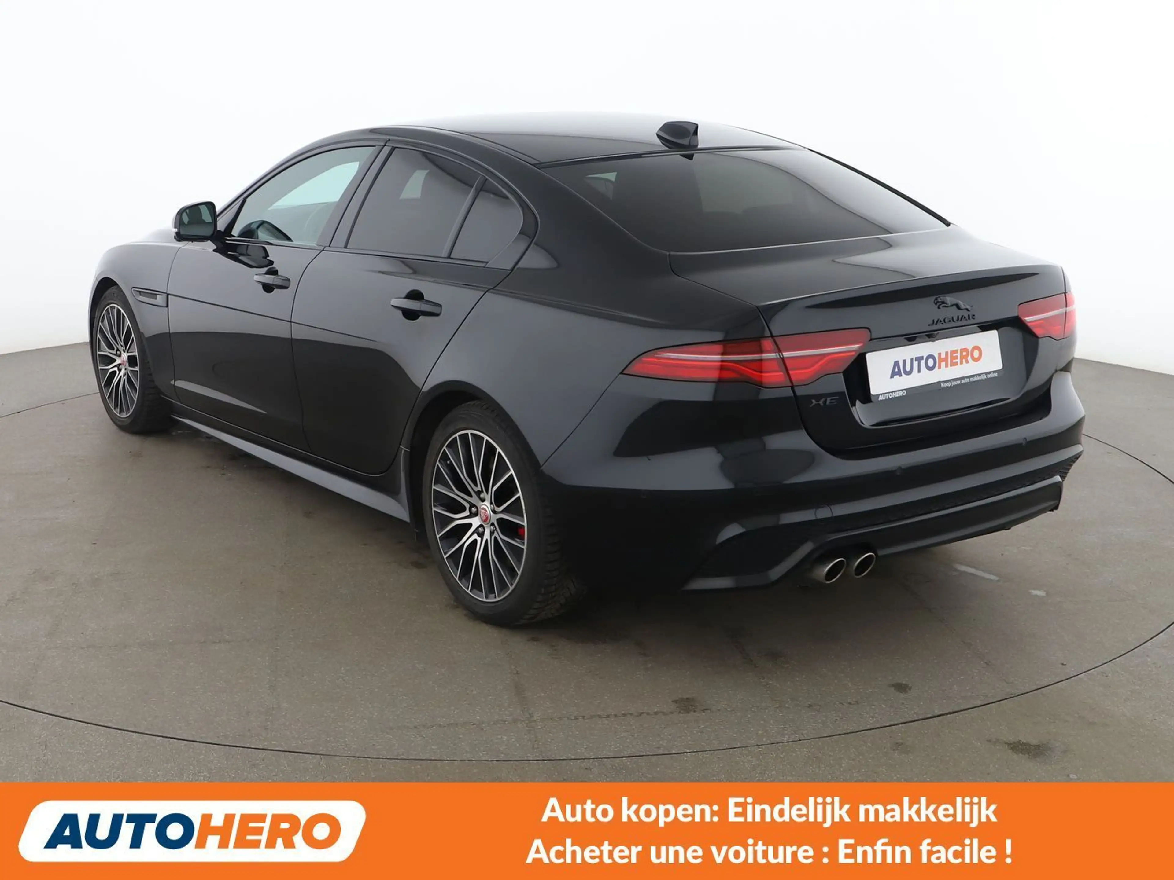 Jaguar XE D200 Mild-Hybrid R-Dynamic Black — photo 4