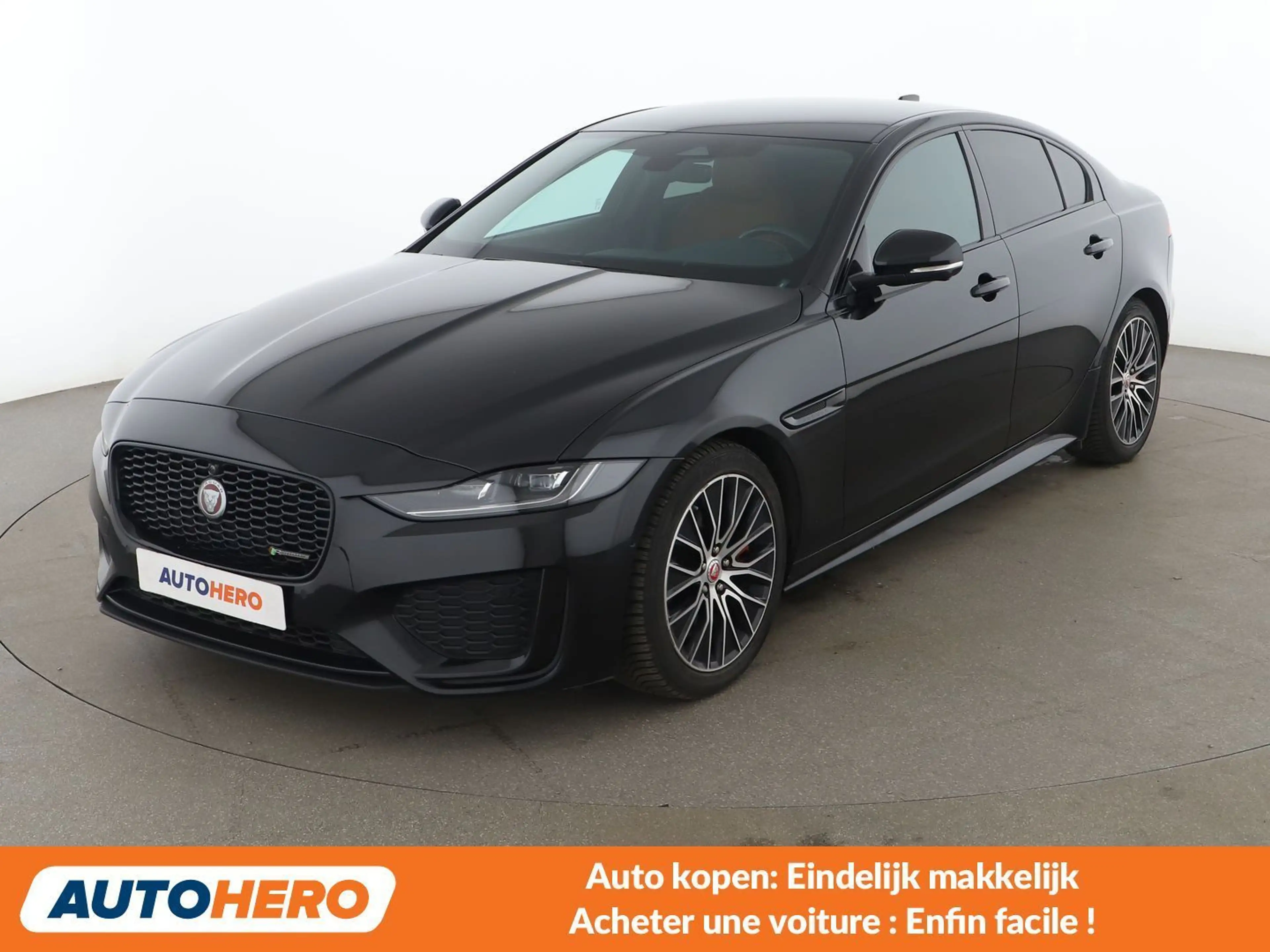 Jaguar XE D200 Mild-Hybrid R-Dynamic Black