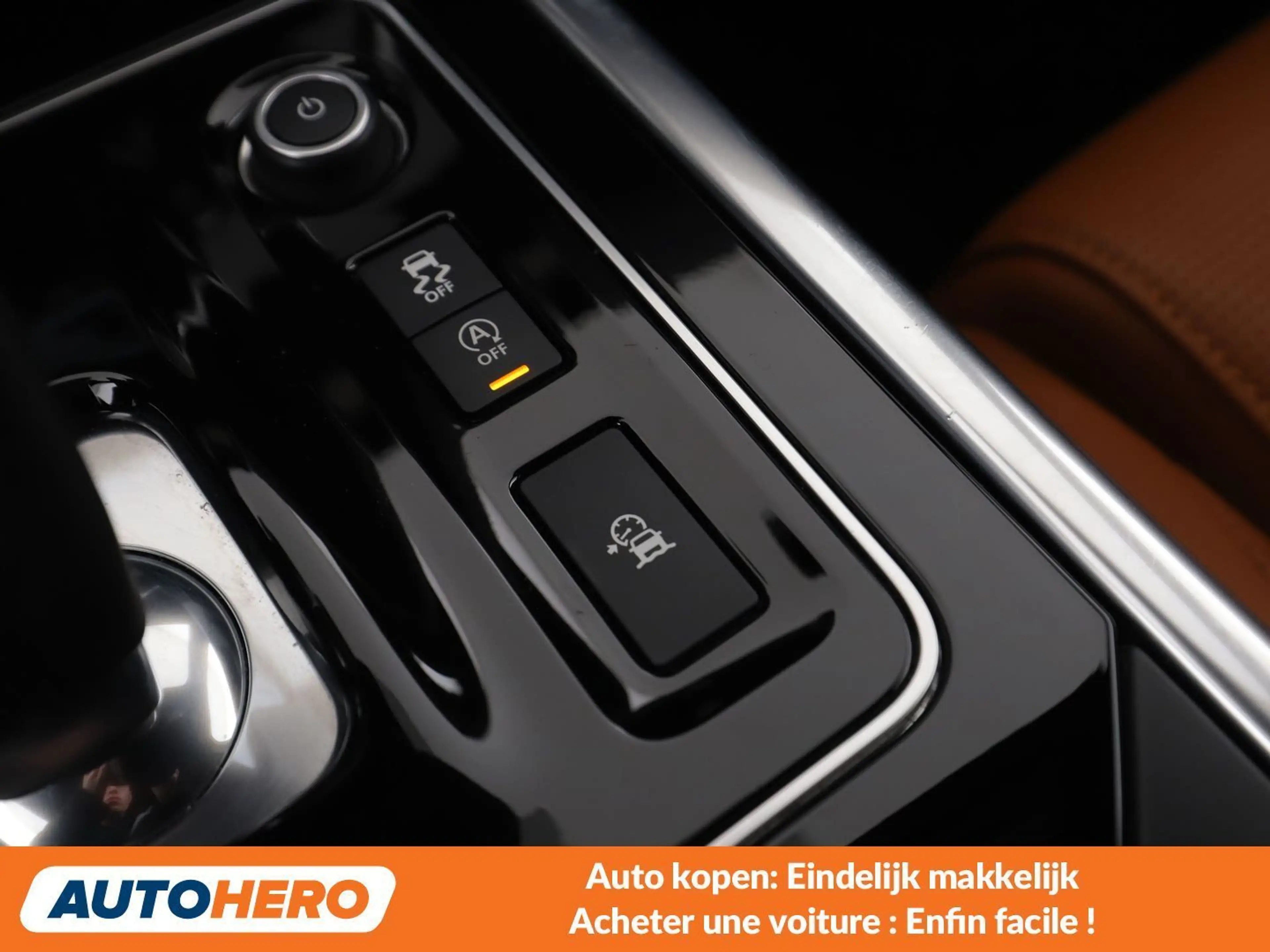 Jaguar XE D200 Mild-Hybrid R-Dynamic Black — photo 12