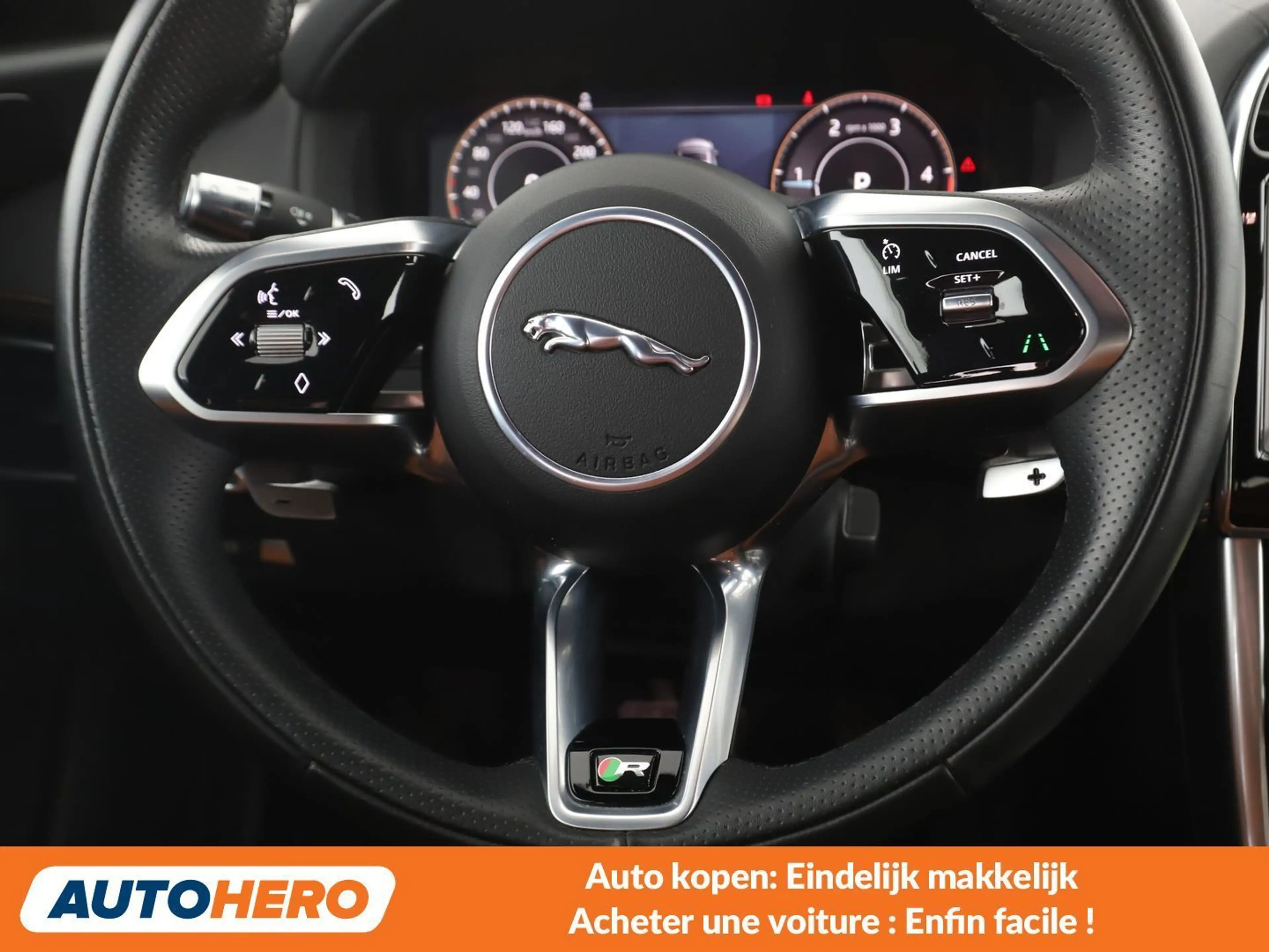 Jaguar XE D200 Mild-Hybrid R-Dynamic Black — photo 5