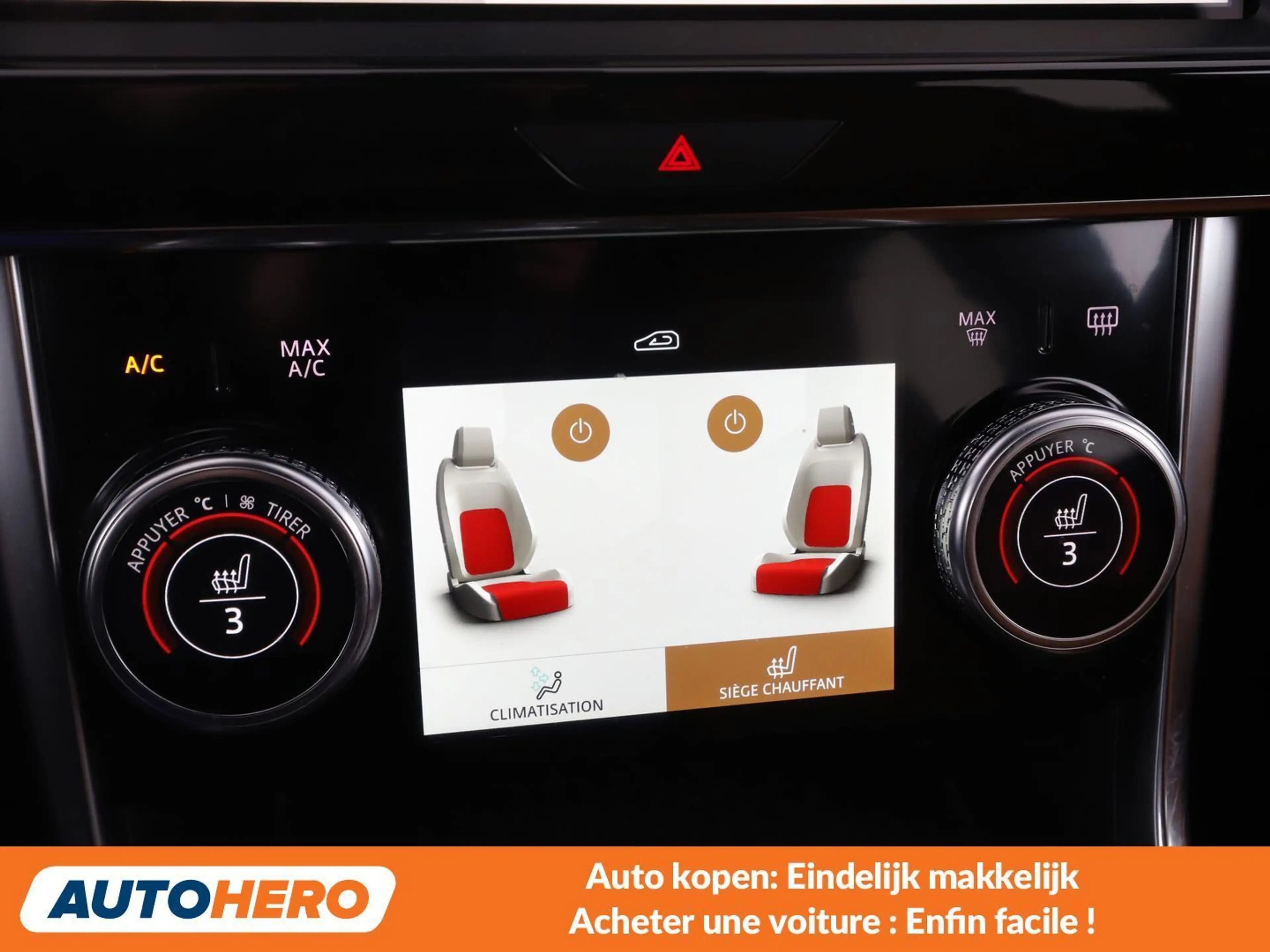 Jaguar XE D200 Mild-Hybrid R-Dynamic Black — photo 11