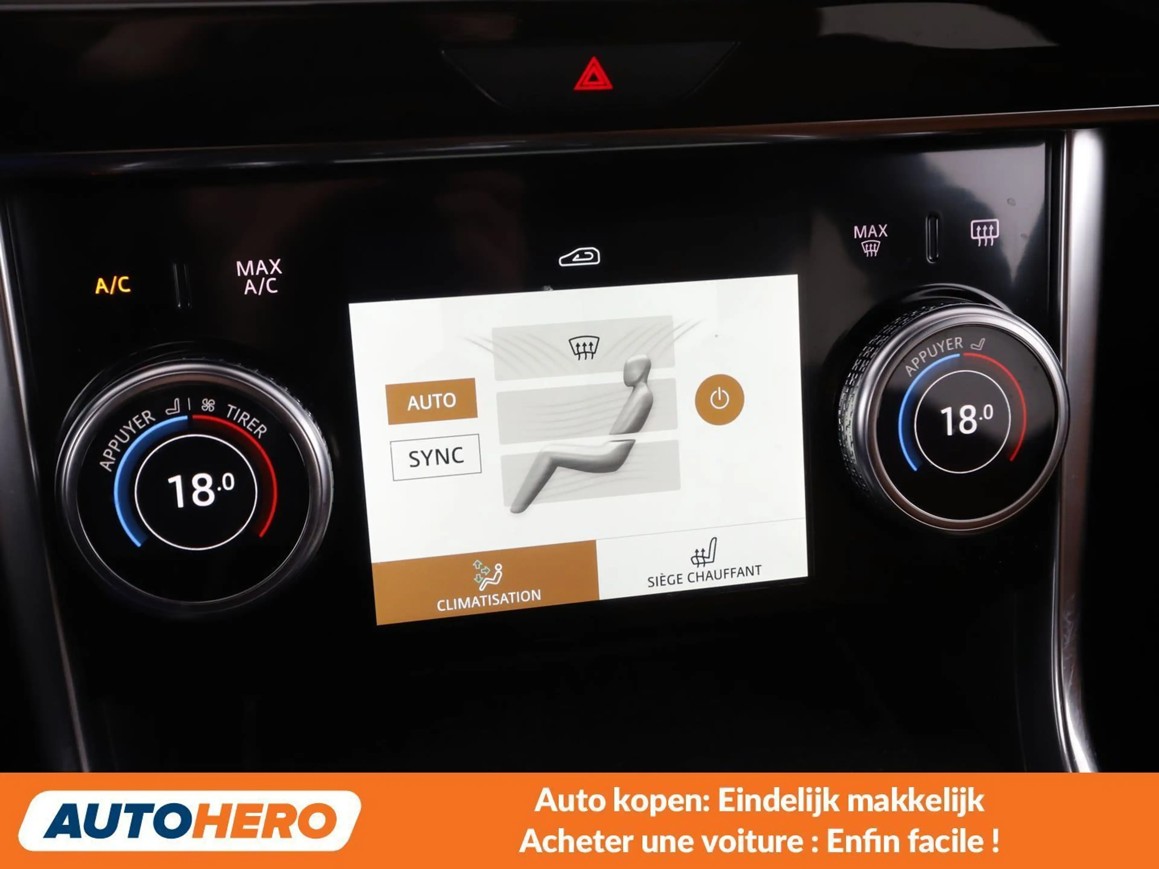 Jaguar XE D200 Mild-Hybrid R-Dynamic Black — photo 10