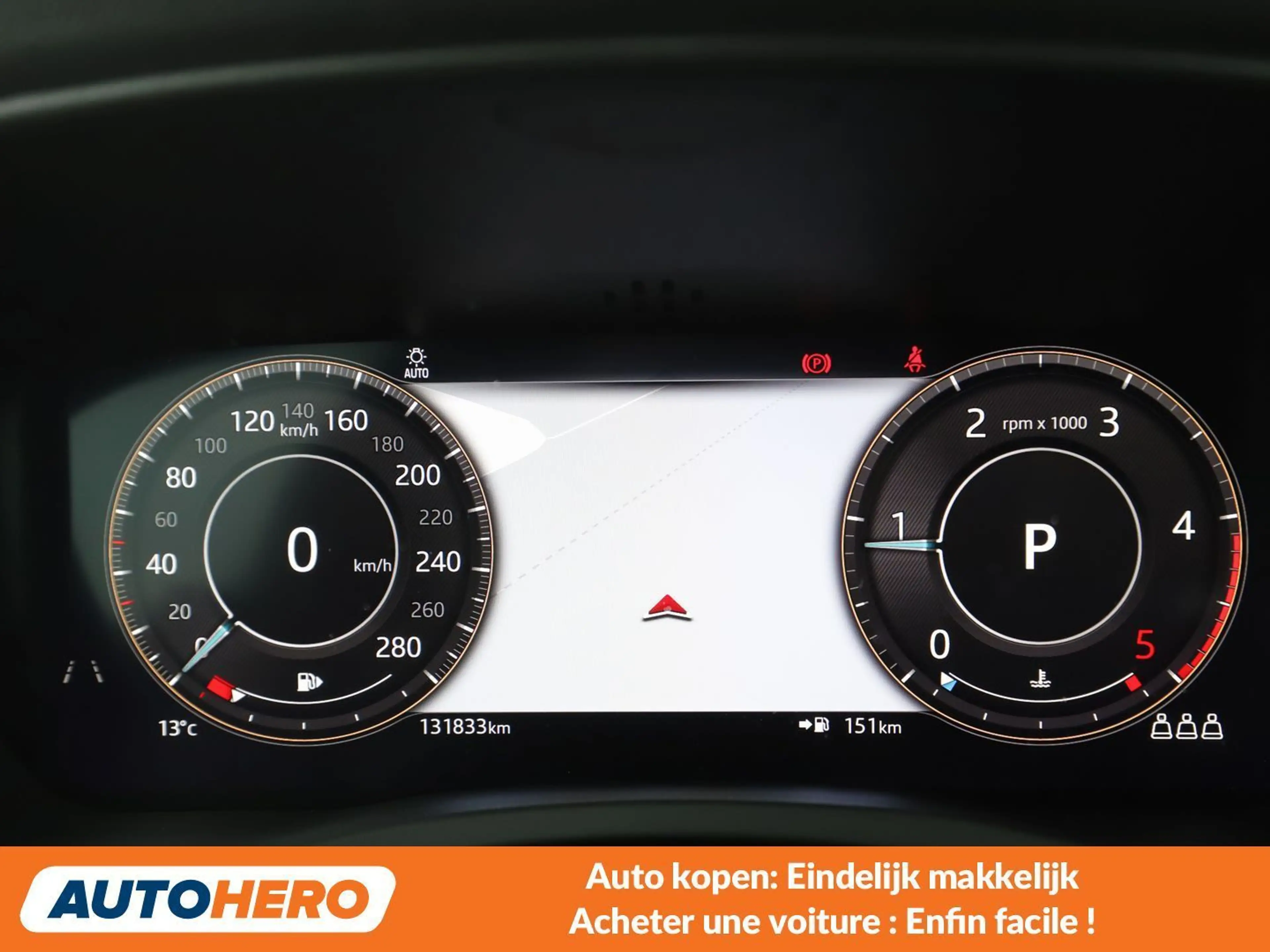 Jaguar XE D200 Mild-Hybrid R-Dynamic Black — photo 6