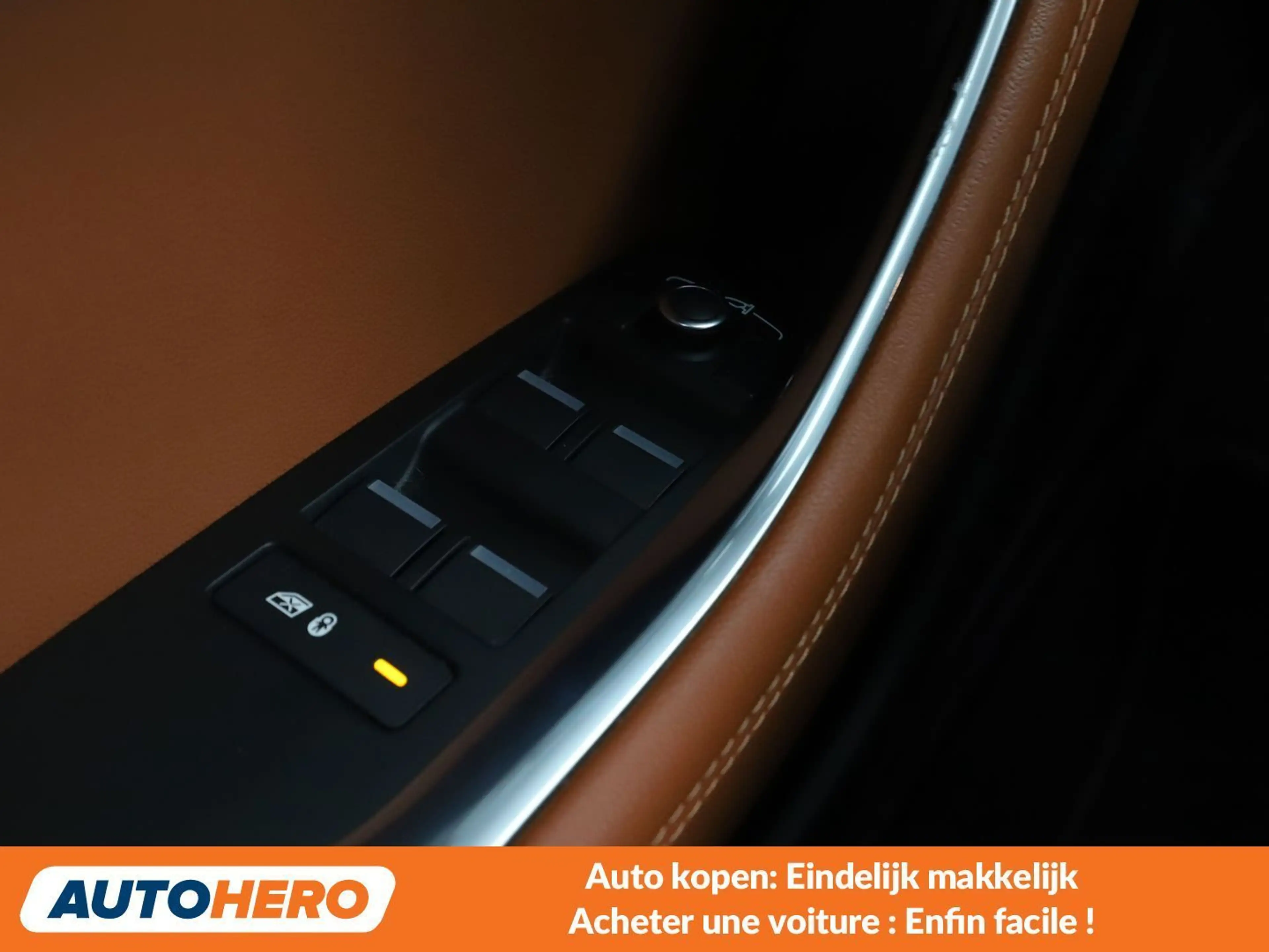Jaguar XE D200 Mild-Hybrid R-Dynamic Black — photo 14
