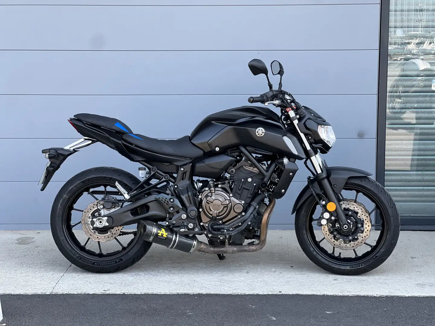 Yamaha MT-07 Noir - 1