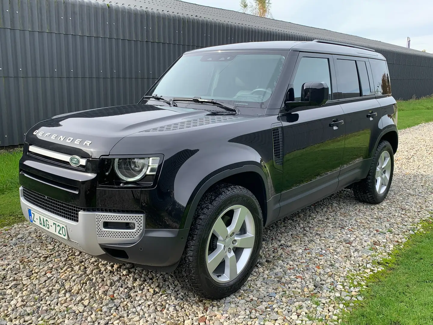 Land Rover Defender 110 D200 SE*AIR SUSPENSION*T.PANO*GARANTIE 1/2029 Zwart - 1